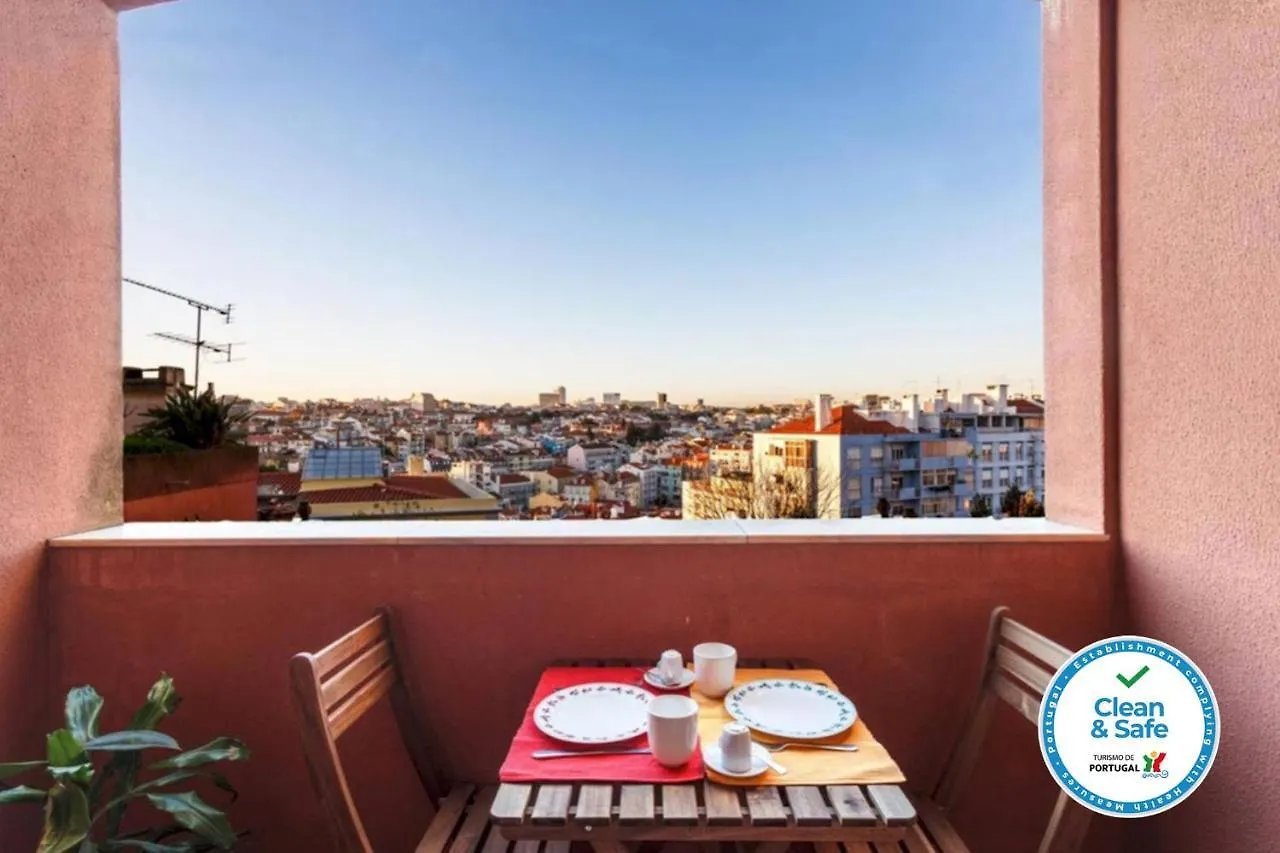 Whome | Damasceno Large Apartment #39 Lisboa
